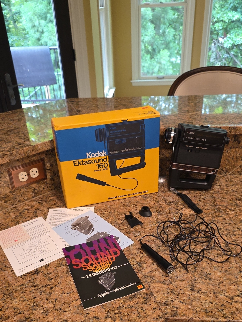 Vintage Kodak Ektasound 160 Movie Camera